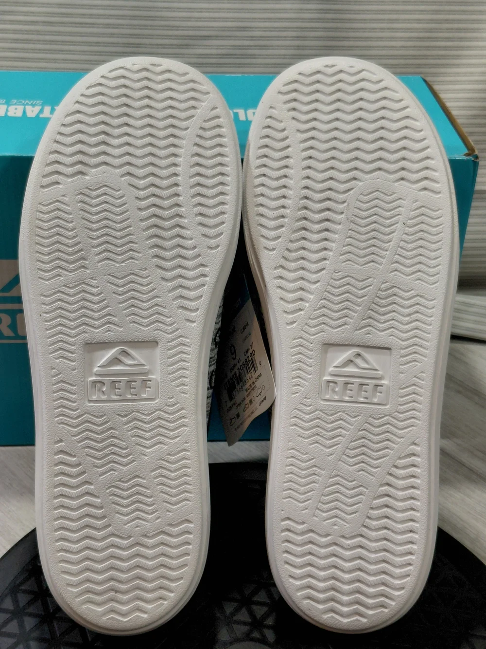 NWT Reef Men Swell Sole Gray Knit Casual Sneakers - Ridiculously Comfortable M9